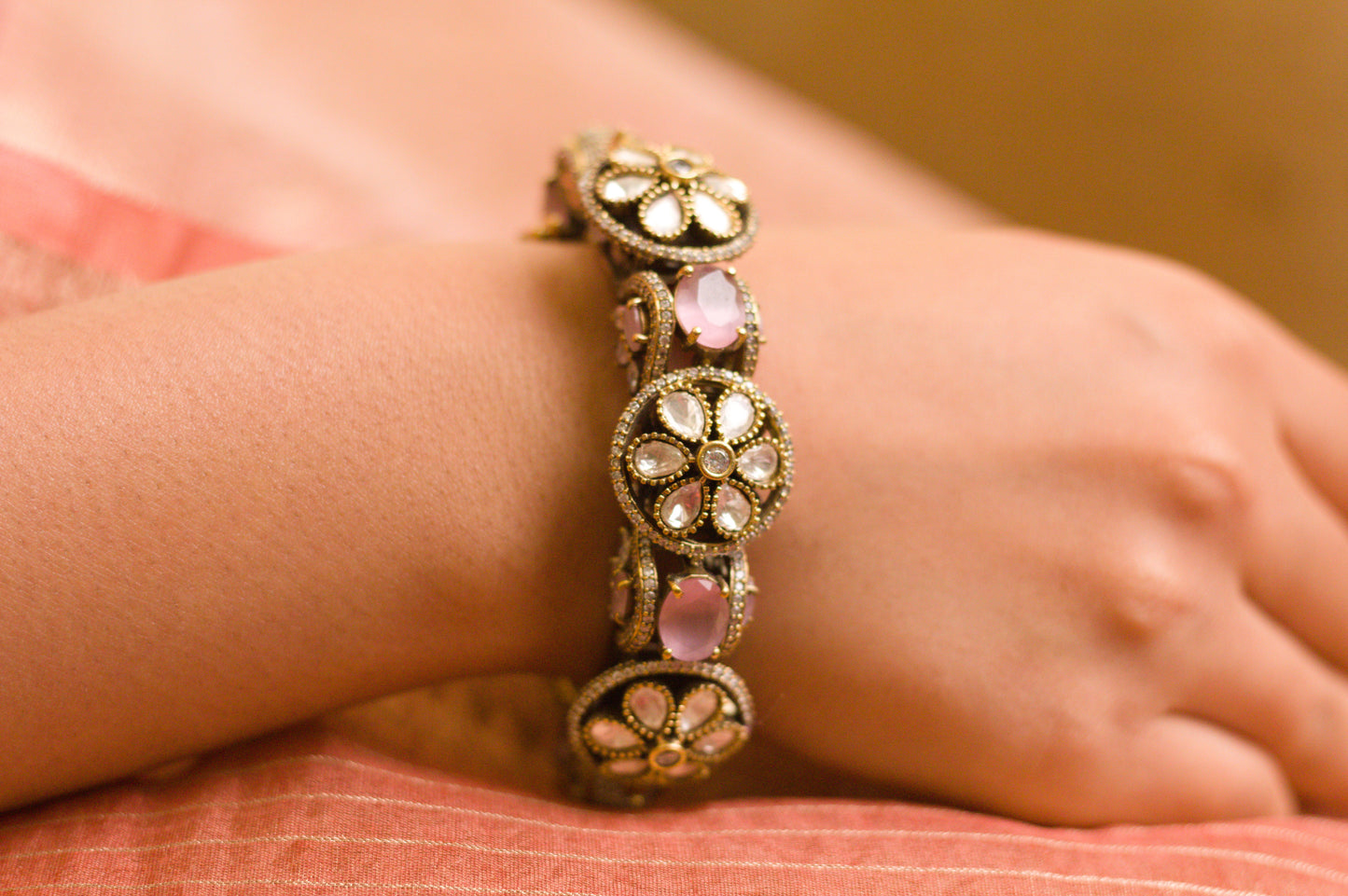 Pink Kundan Studded Swan Kangan