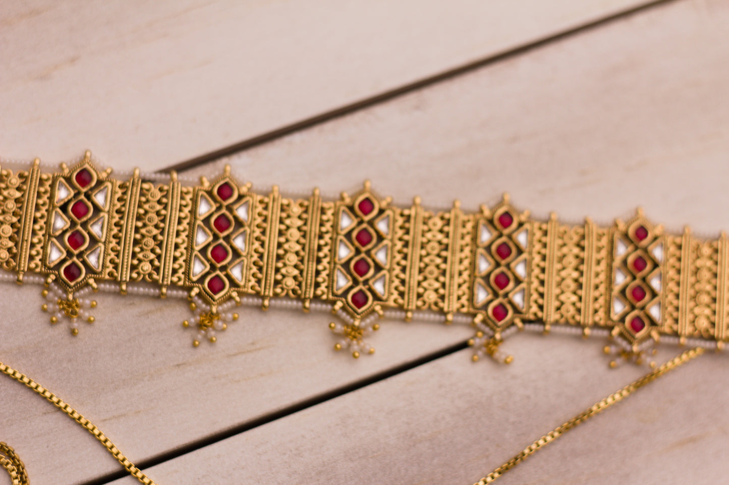 Gold Kemp Stone and Piroi Choker Set