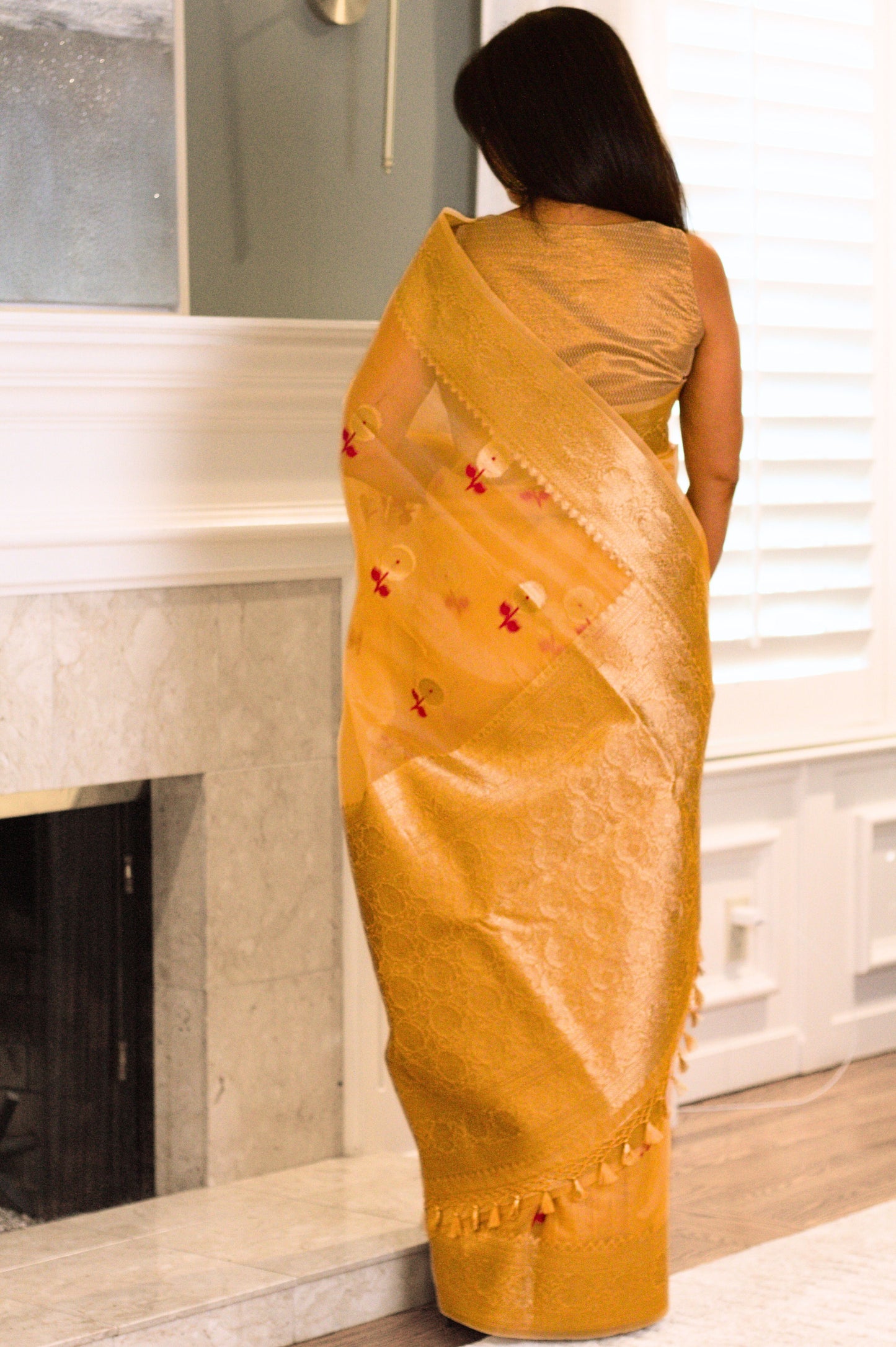 Nude Gold Dahlia Boota Handwoven Pure Kora Silk Banarasi Saree.