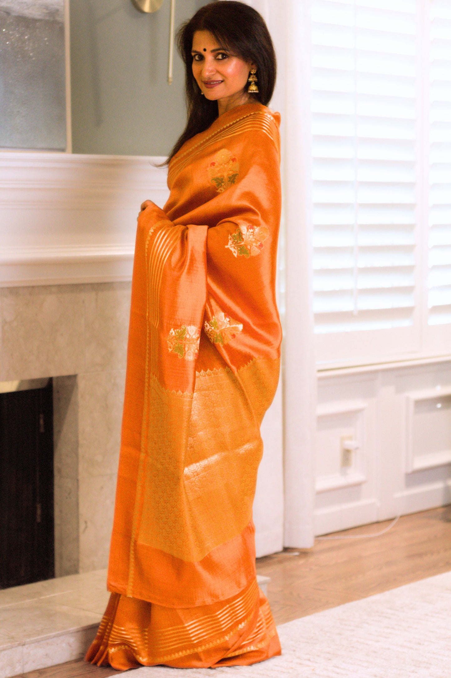 Honey Gold Minakari Guldasta Motif Pure Katan Banarasi Silk Saree.