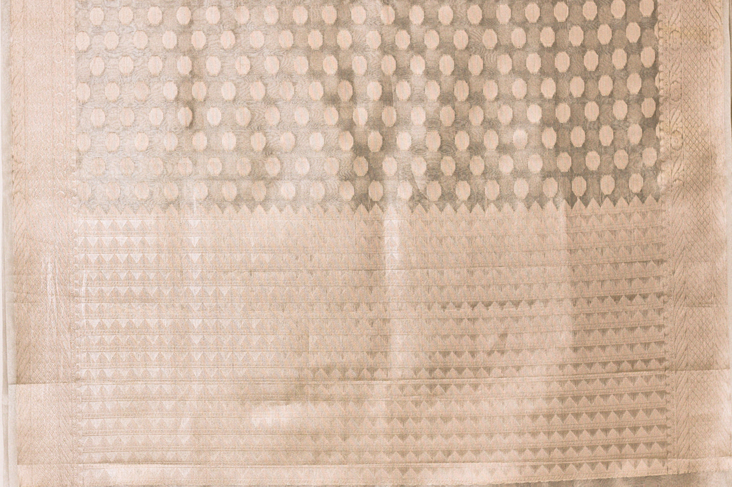 Silvery-Grey Tissue Handloom Kadhwa Banarasi Saree With Ginni Booti