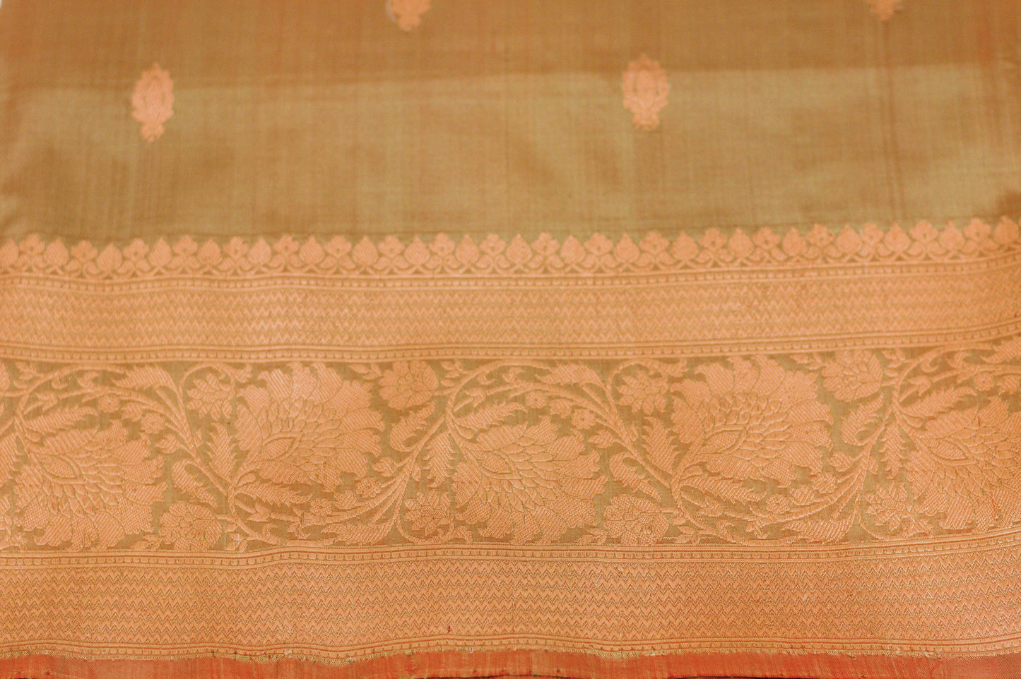 Pearlescent Rusty Beige Banarasi Pure Katan Silk Saree With Copper Zari