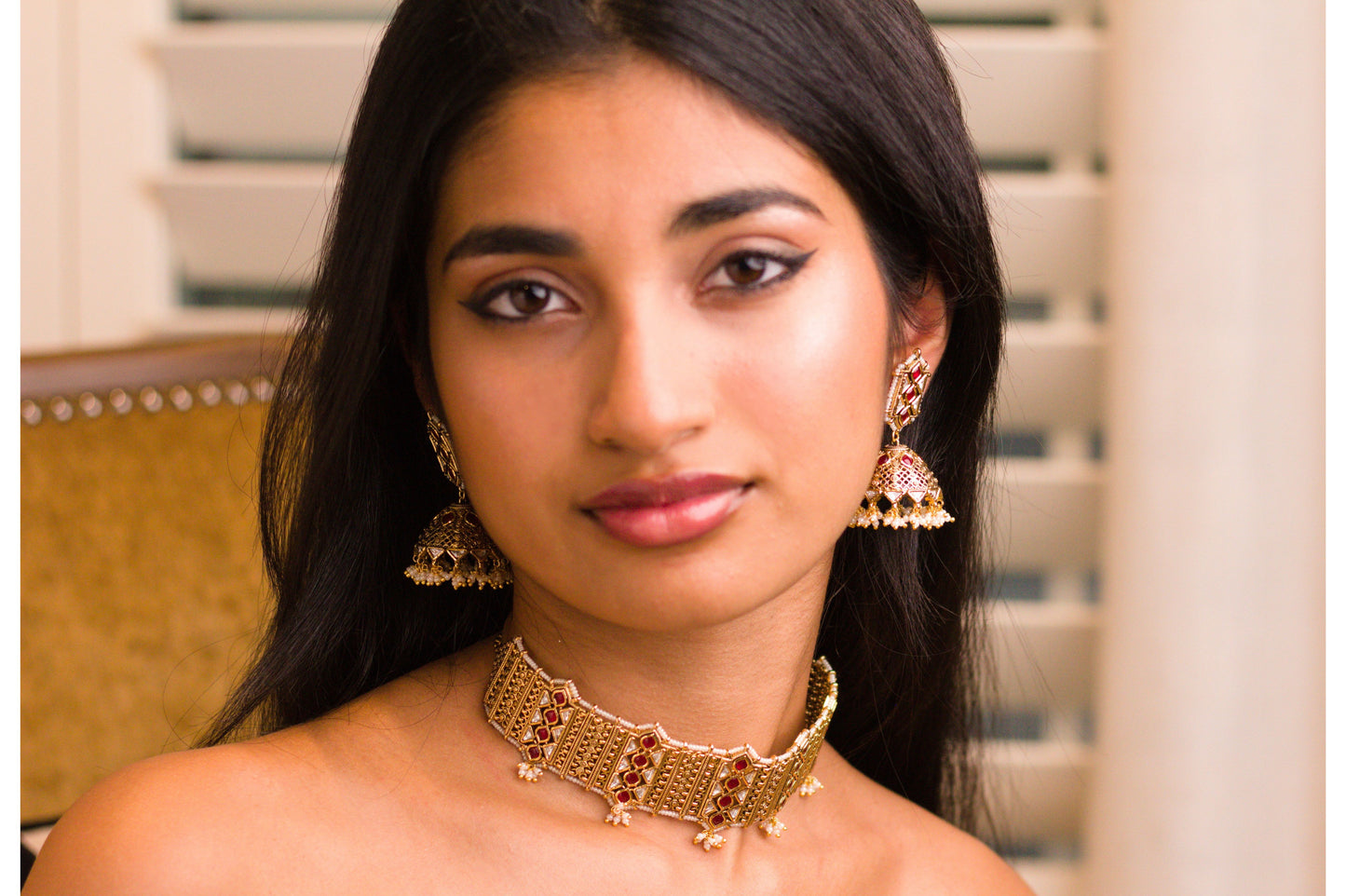 Gold Kemp Stone and Piroi Choker Set