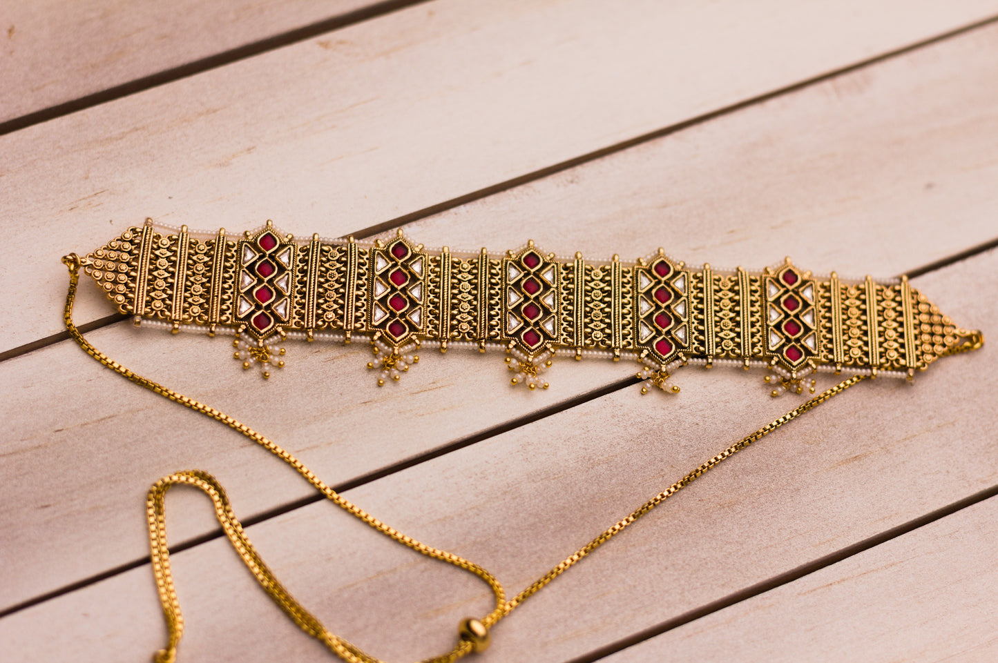 Gold Kemp Stone and Piroi Choker Set